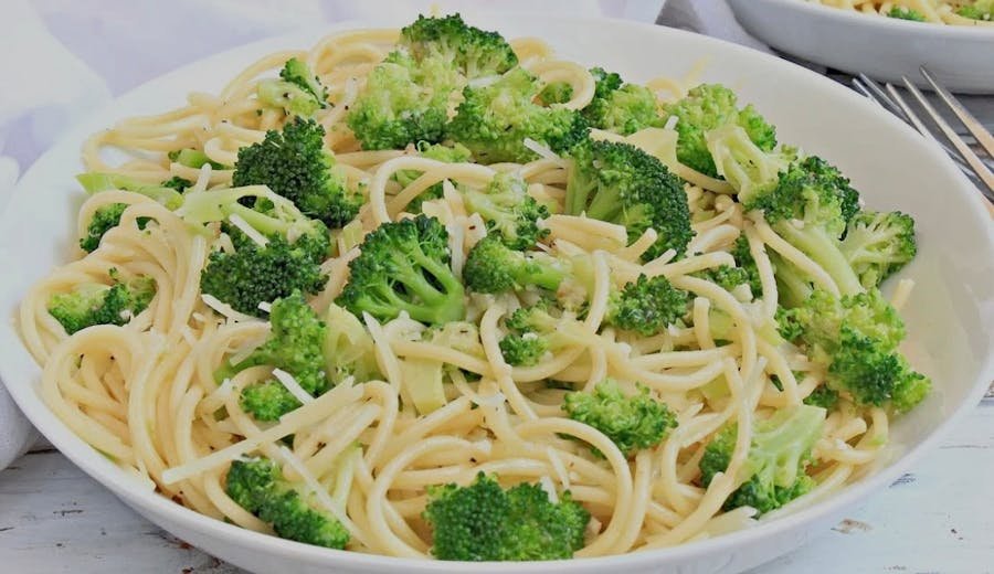 Pasta with Broccoli, Garlic & Oil